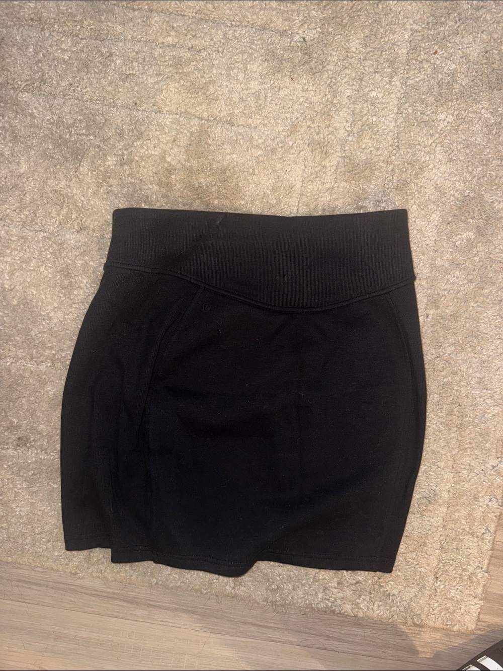 Lululemon black skirt